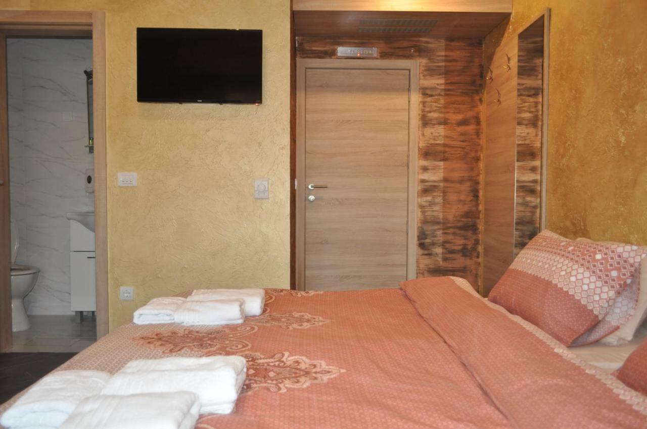 Каштел Pancevo Hotel Exterior photo